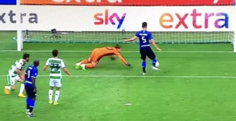 Roberto Gagliardini verfehlt spektakulär.