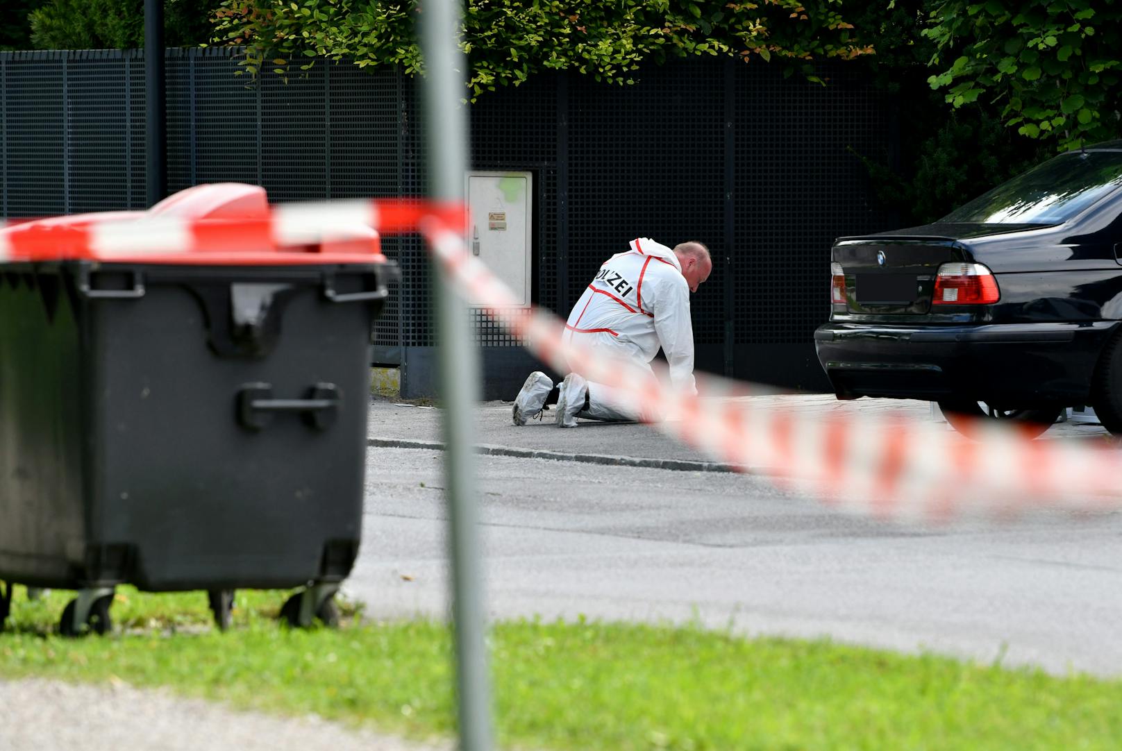 In Salzburg wurden zwei Menschen bei einer Schießerei schwer verletzt.