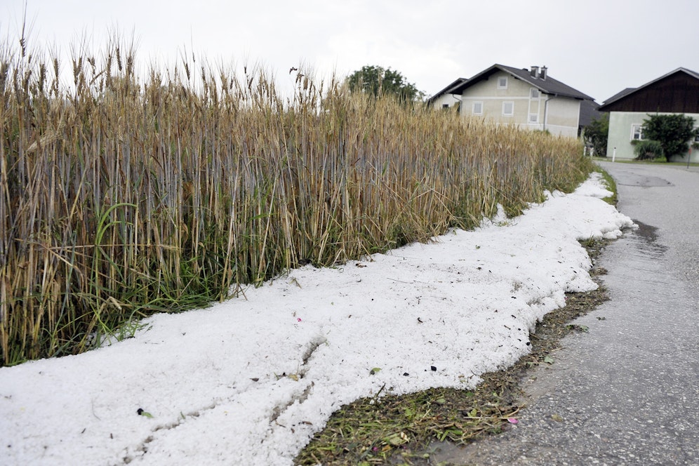 Schaut aus wie Schnee, ist aber Hagel.