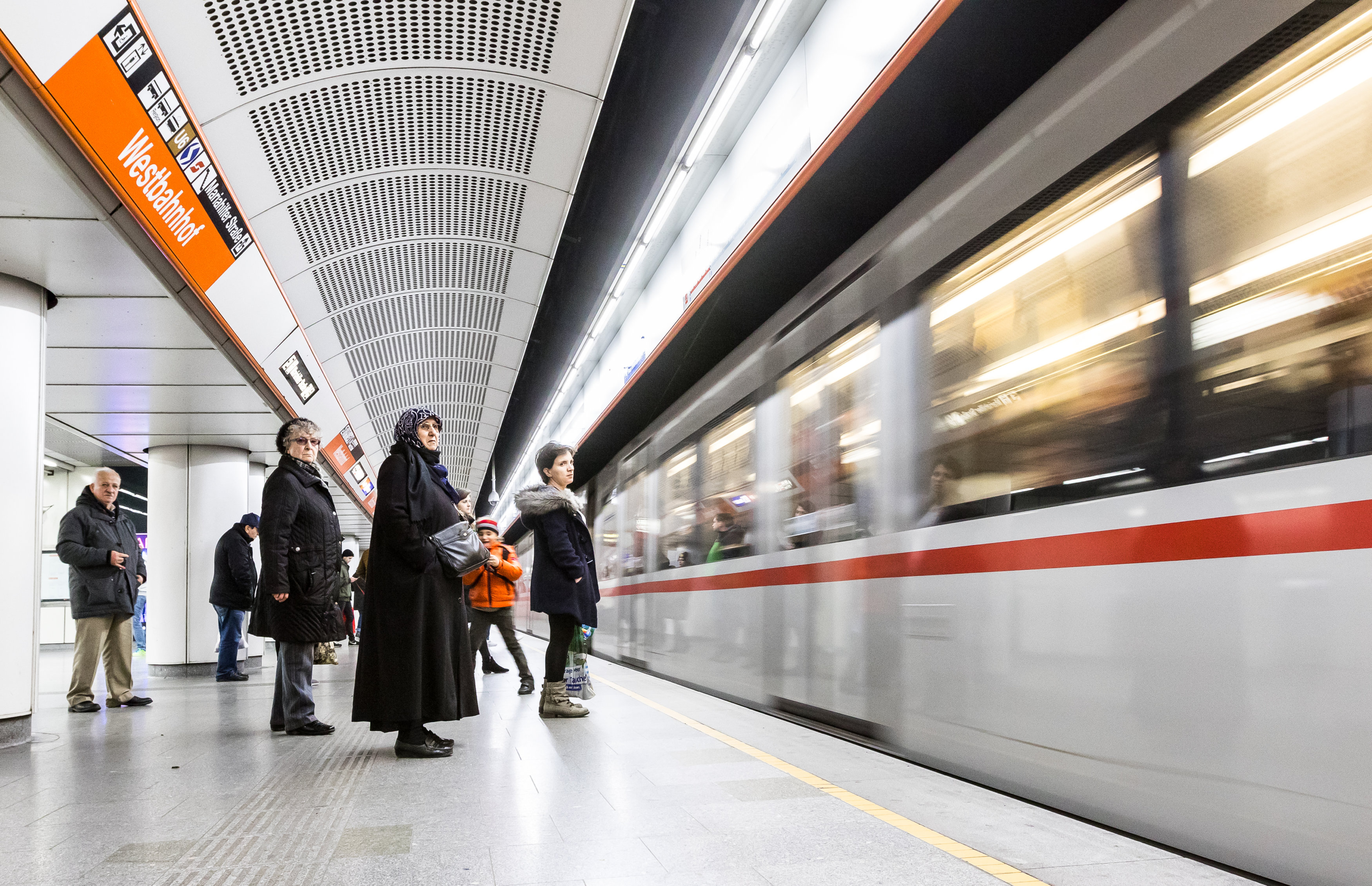 Ein Zug der U3 an der Station Westbahnhof. Symbolfoto
