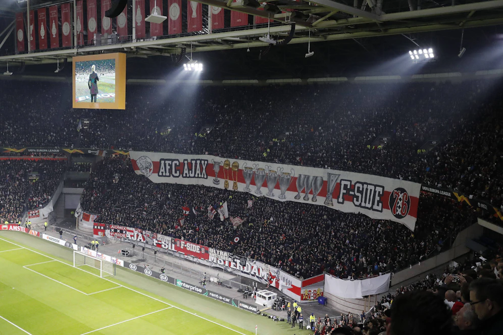 Die Ajax-Fans müssen sich ruhig verhalten
