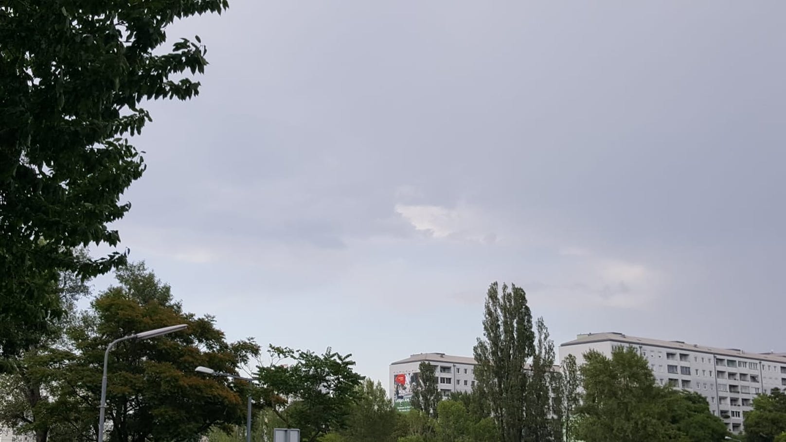 Das Unwetter wütete in mehreren Wiener Bezirken, darunter Leopoldstadt, Simmering, Favoriten, Liesing und Meidling.