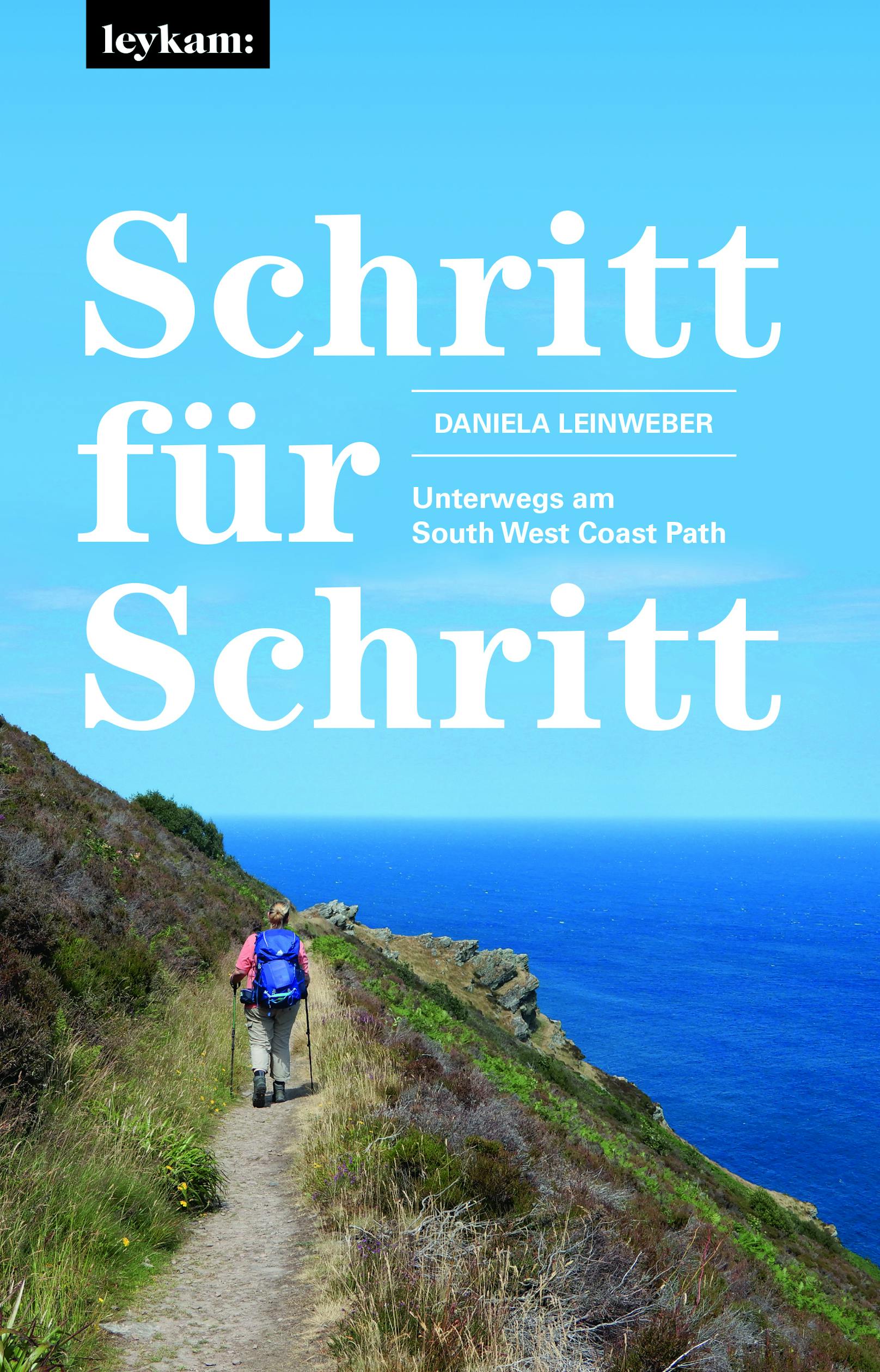 "Schritt für Schritt - Unterwegs am South West Coast Path", erschienen im Leykam-Verlag, 317 Seiten, 21 Euro. Ein Teil des Erlöses kommt den Jugendlichen der Fremdunterbingungseinrichtung, die sie leitet, zugute.