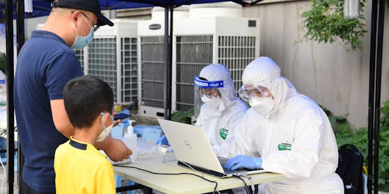 Eine halbe Million Menschen muss in China in Quarantäne. So will die Regierung einer zweiten Welle von Infektionen entgegenwirken.