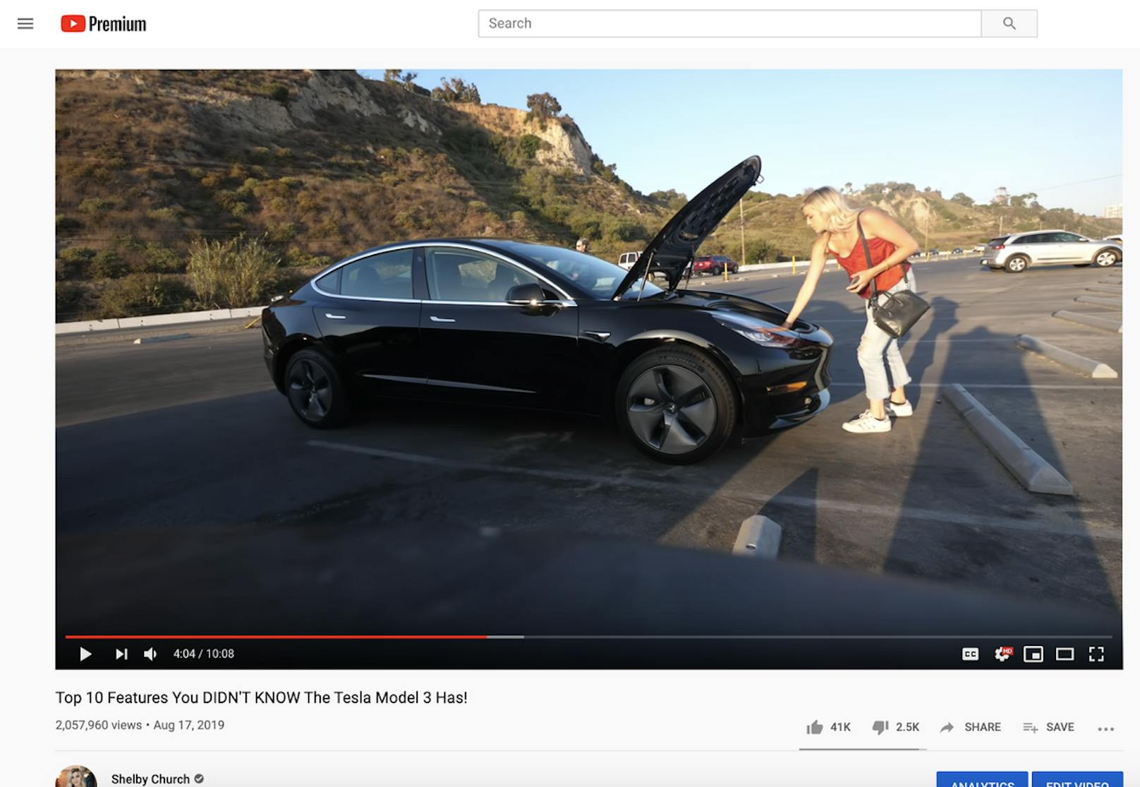 Ein anderes Beispiel: Der Clip "The Top 10 Features of the Tesla Model 3" erzielte rund zwei Millionen Klicks. Damit nahm die YouTuberin&nbsp;rund 11.500 Dollar ein.