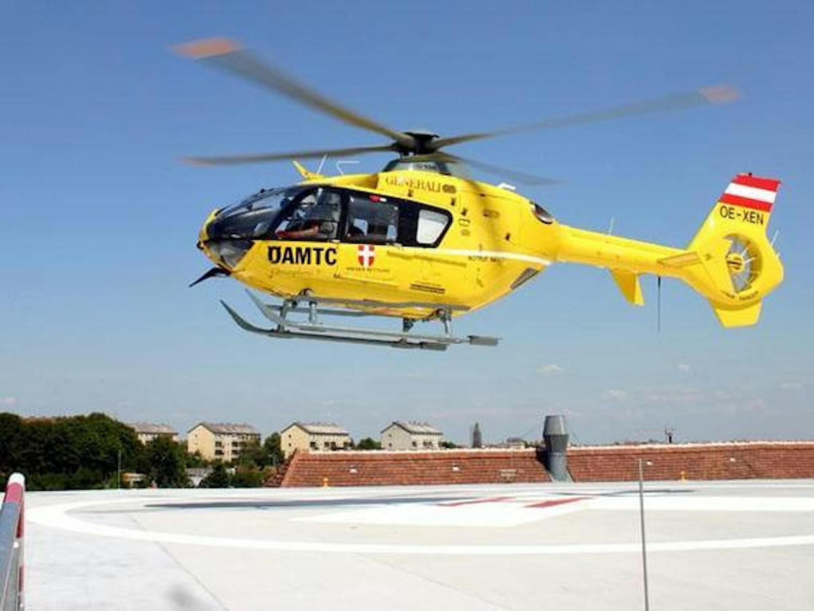 Frau nach Reitunfall per Hubschrauber ins Krankenhaus