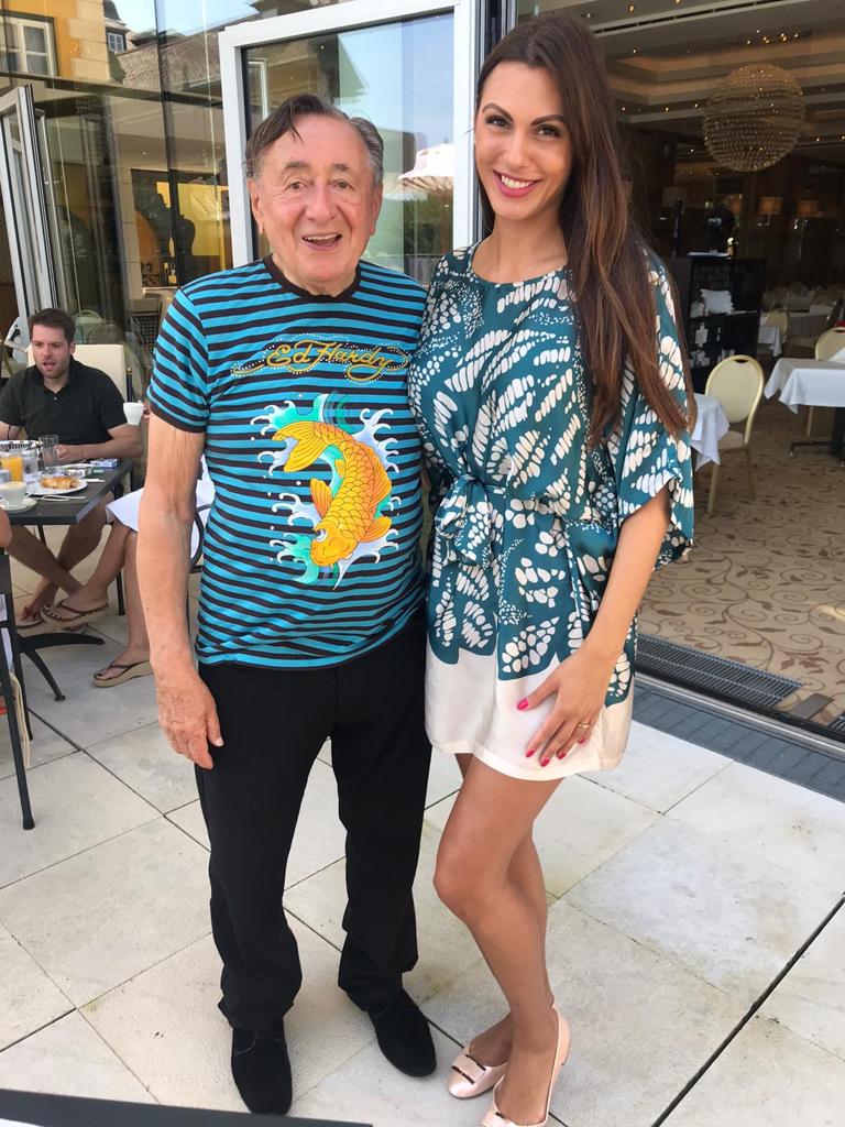 Richard Lugner mit Ed-Hardy-Shirt und Kasper-Ex.