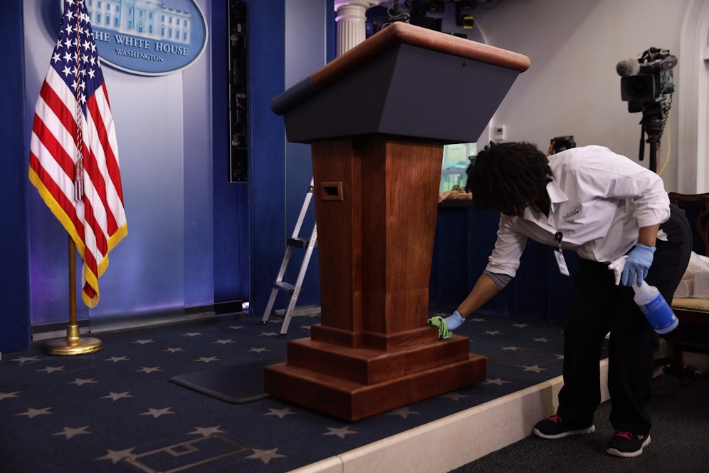 Egal wo Donald trump auftritt. zuvor wird der Ort gründlich geputzt.