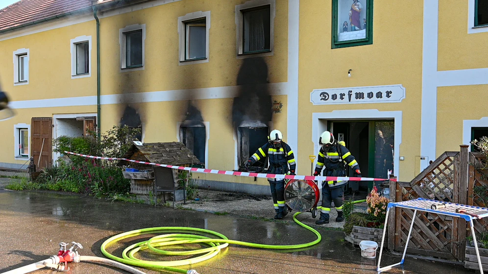 Mann starb bei Brand auf Bauernhof.