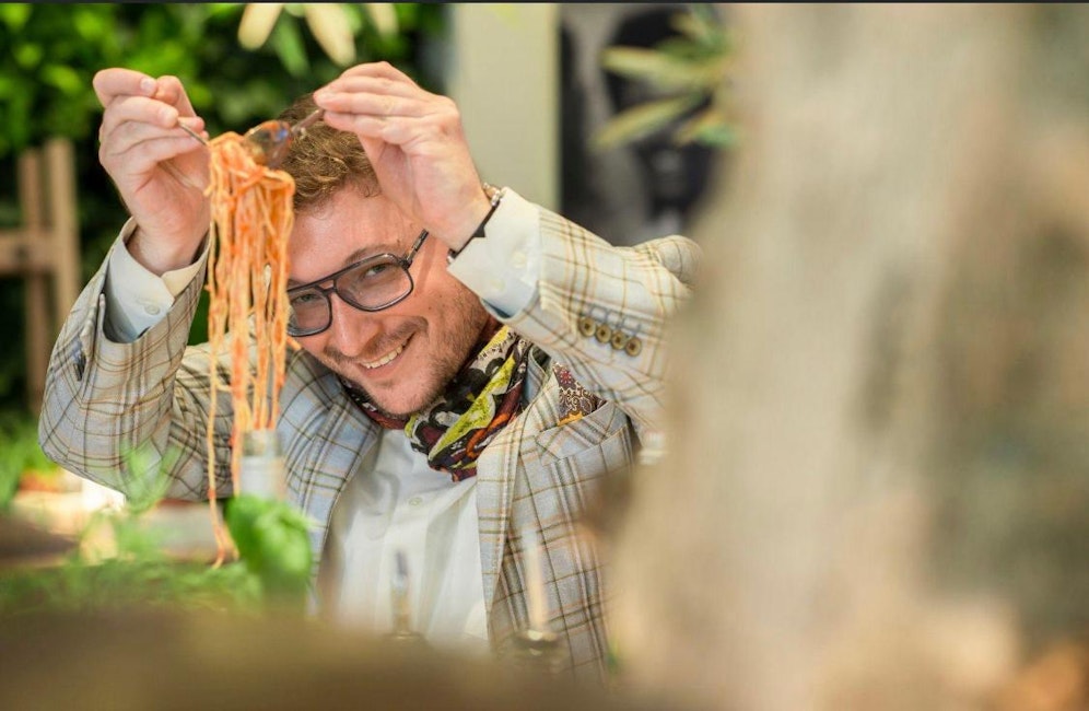 Mario C. Bauer kaufte mit Investorengruppe Vapiano.