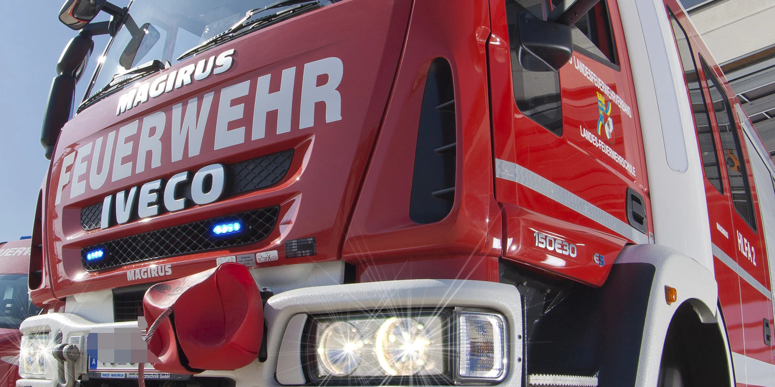 Feuerwehr stand mit 140 Mann im Einsatz.