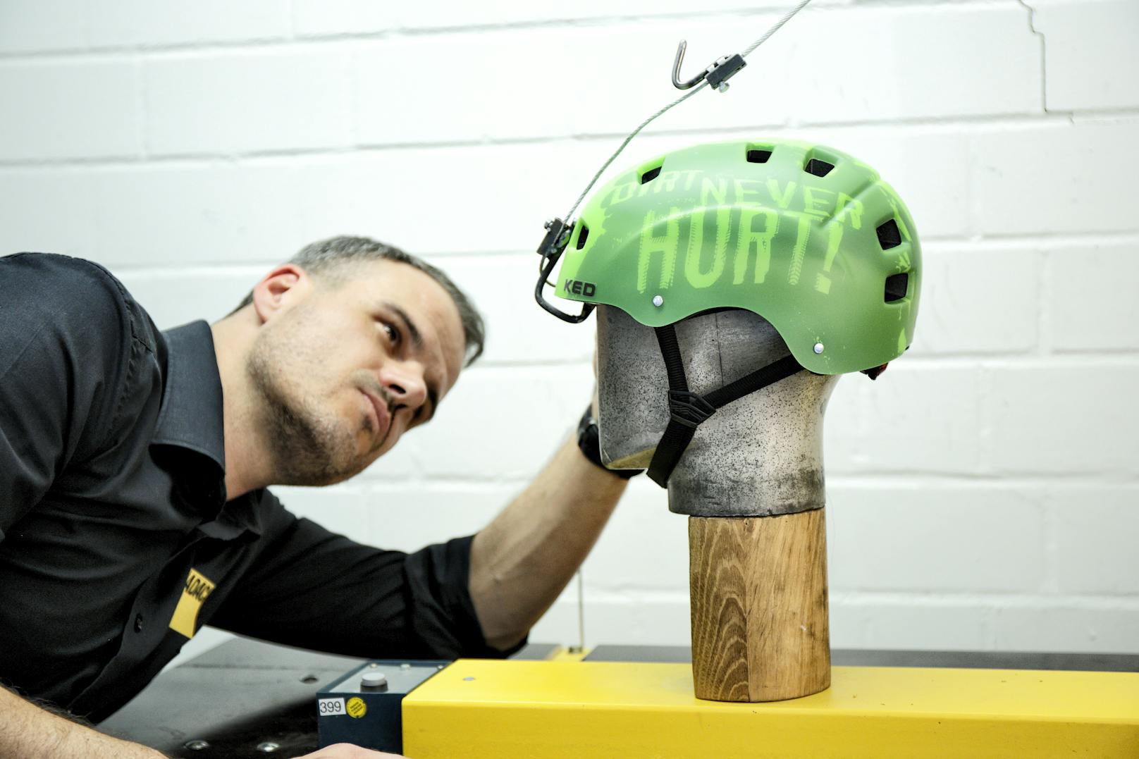 Der ÖAMTC hat 10 Helme für Jugendlich getestet. Unter den besten Modellen befindet sich eines der günstigsten Produkte.