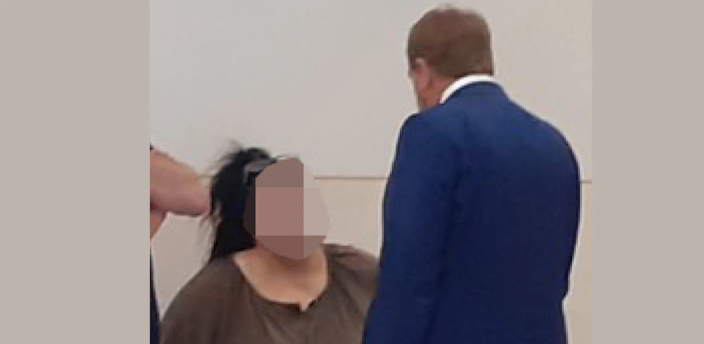 Angeklagte Frau vor Gericht