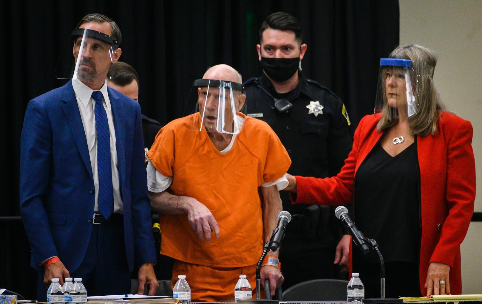 "Golden State Killer "Joseph James DeAngelo (74) bekannte sich am 29. Juni 2020 des 13-fachen Mordes und zahlreicher weiterer Verbrechen schuldig. 