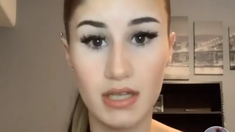 TikTok-Userin Emma Rayne erklärt Männern auf Social Media, wie heuchlerisch ihre Aussagen sind.