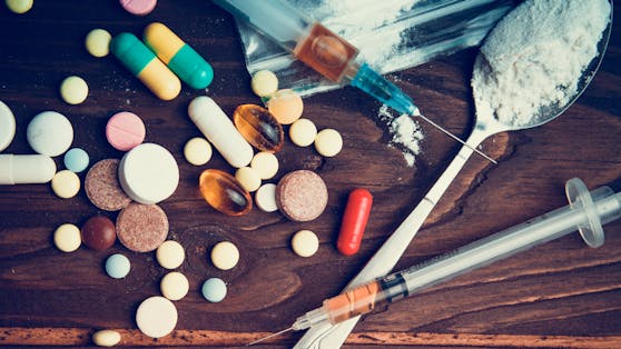 Im Falle eines positiven Tests auf Kokain, Heroin, Ecstasy oder Cannabis soll die Strafe künftig nur noch drei Monate betragen.