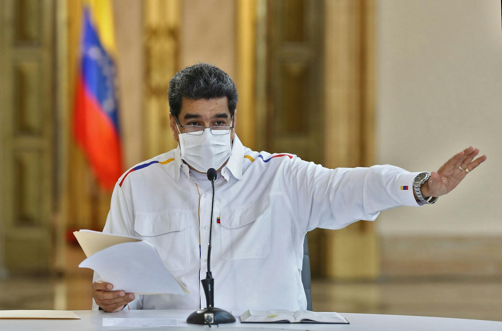 Venezuelas Machthaber Nicolas Maduro mit Schutzmaske bei einer Ansprache am 9. Mai 2020