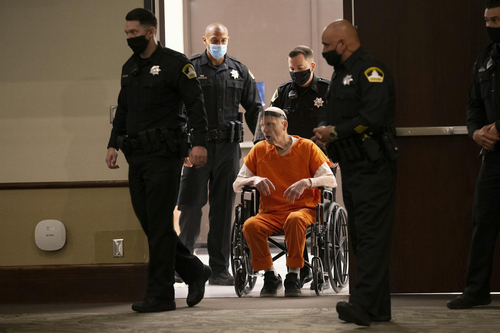 "Golden State Killer "Joseph James DeAngelo (74) bekannte sich am 29. Juni 2020 des 13-fachen Mordes und zahlreicher weiterer Verbrechen schuldig.