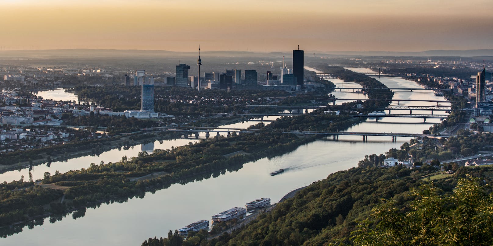 Blick vom Leopoldsberg über Wien und die Donau. Archivbild, 2018