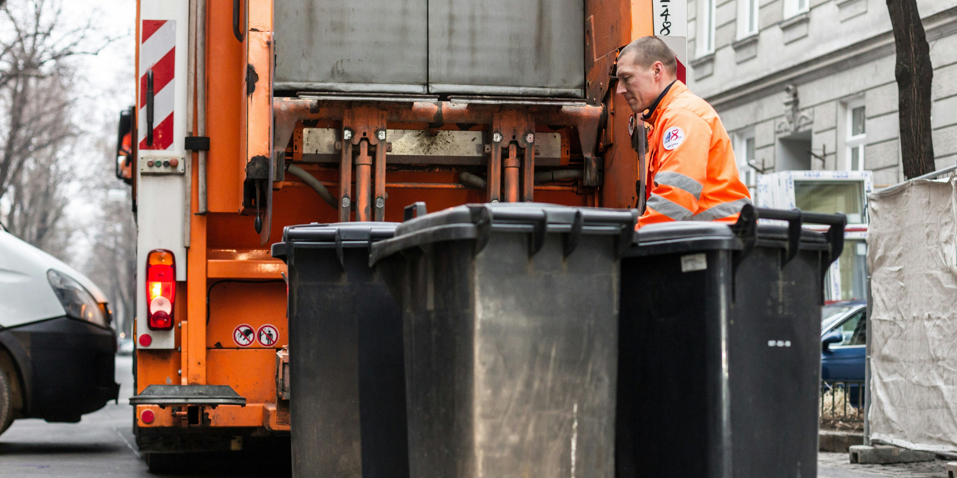 Arbeitsalltag der "Mistkübler", wie die Mitarbeiter der MA 48 in Wien genannt werden