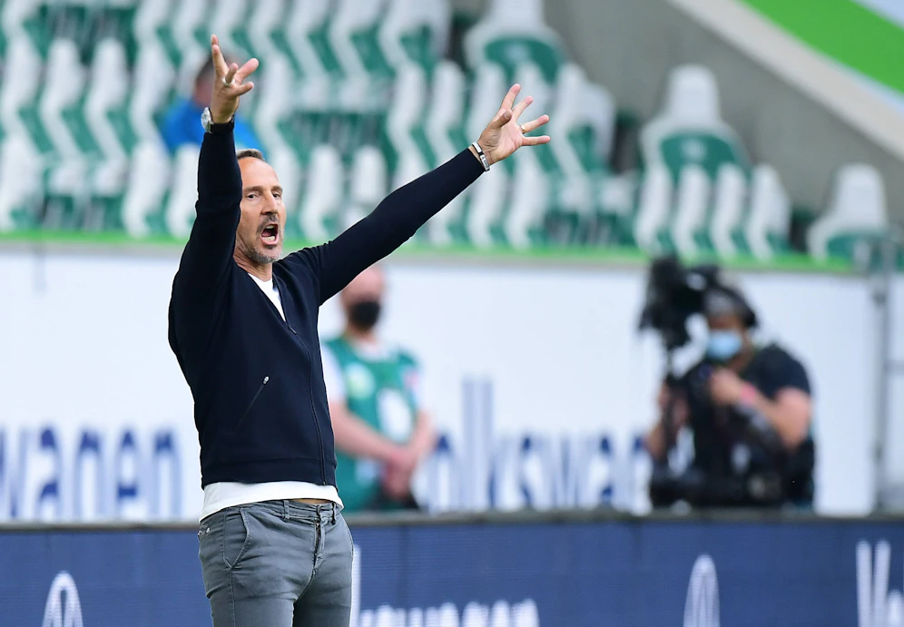 Trainer Adi Hütter bemängelt fehlenden Respekt.