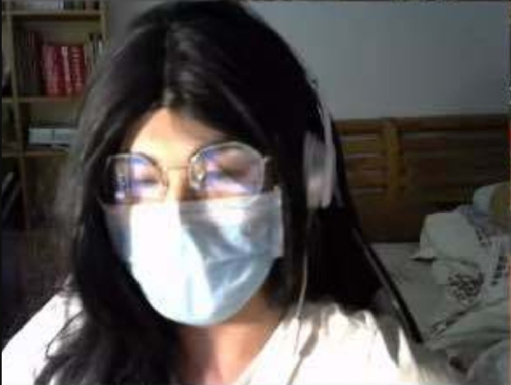 Er spielte einfach mit Perücke und Corona-Maske. Die Mogelpackung flog aber bald schon auf.