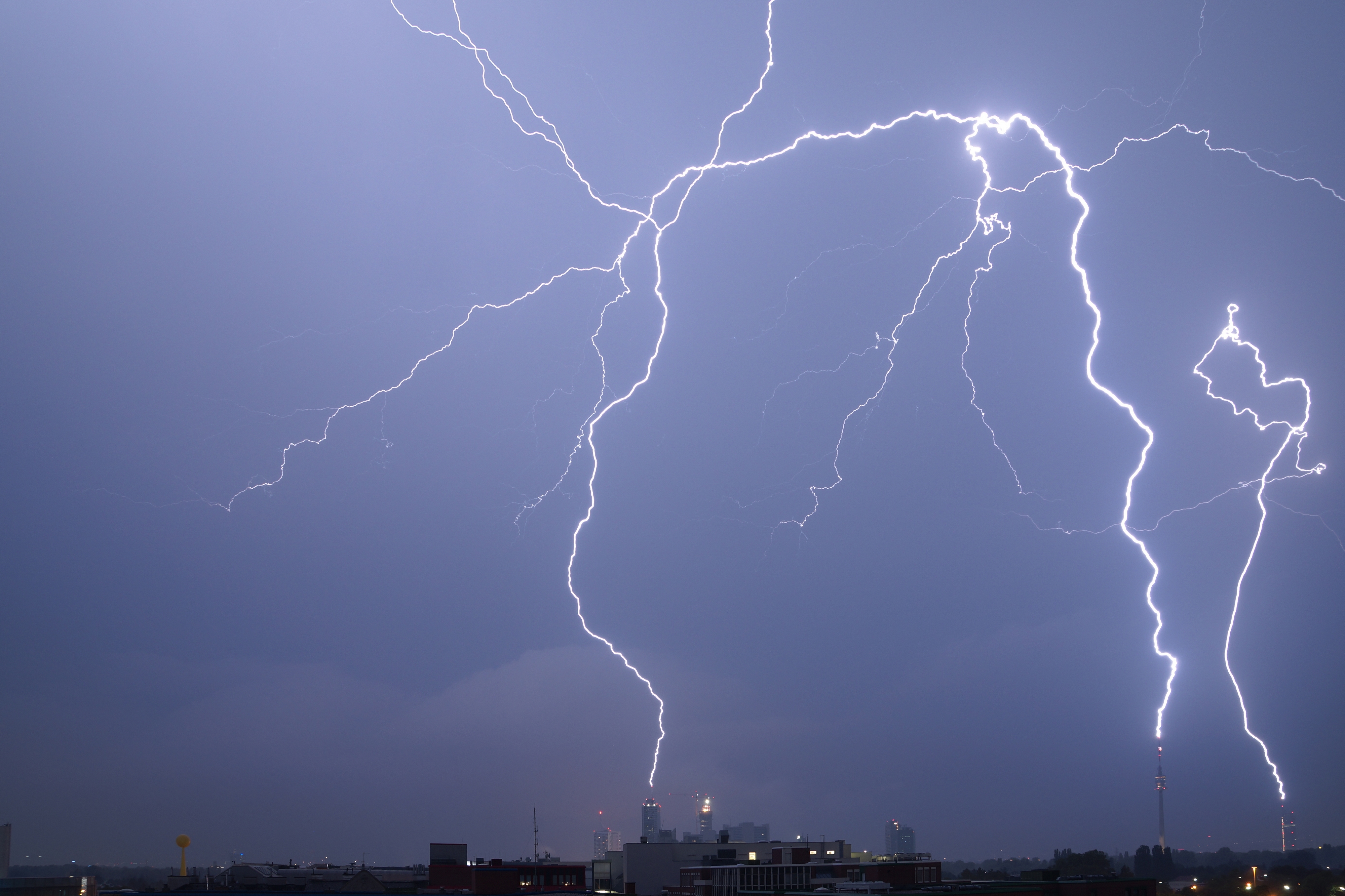 Die Experten von ALDIS orten seit 1992 Blitze in Österreich.