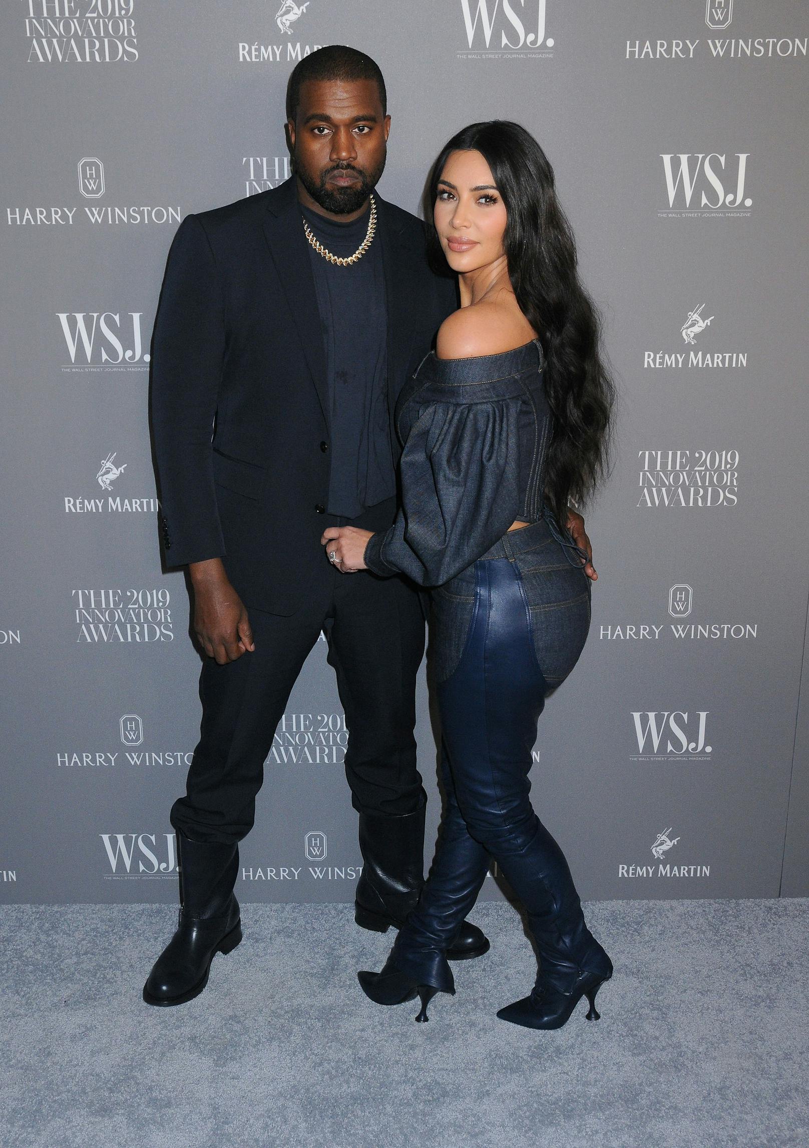 <strong>Kanye West</strong> (li.), hier mit Ehefrau <strong>Kim Kardashian</strong>, will mit einer Millionenspende der Tochter von George Floyd eine Zukunft ermöglichen.