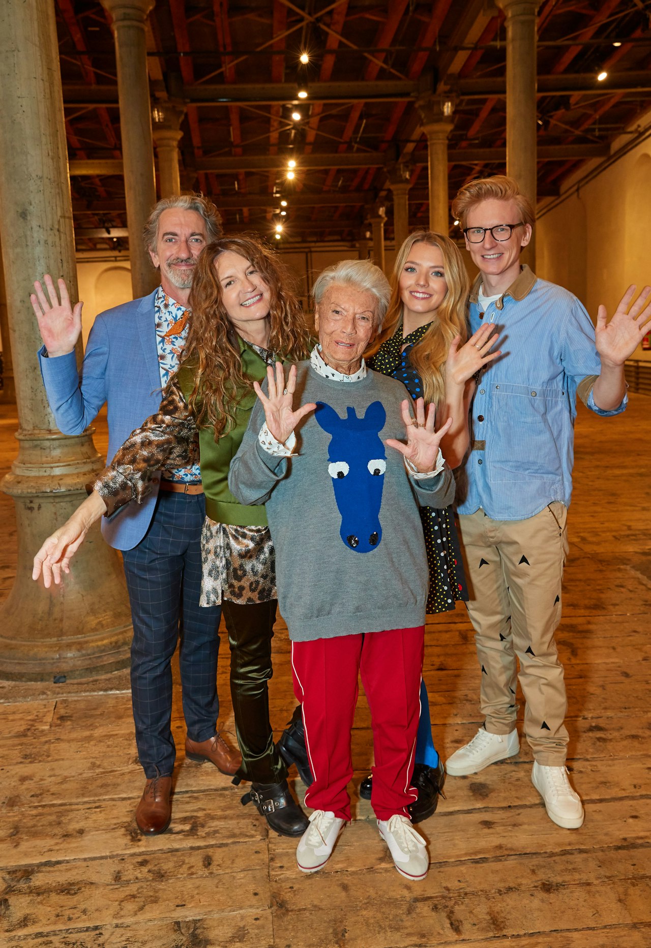 Heute.at - Möbelhaus-Familie: Oma Putz hört auf, DJ Ötzi kommt