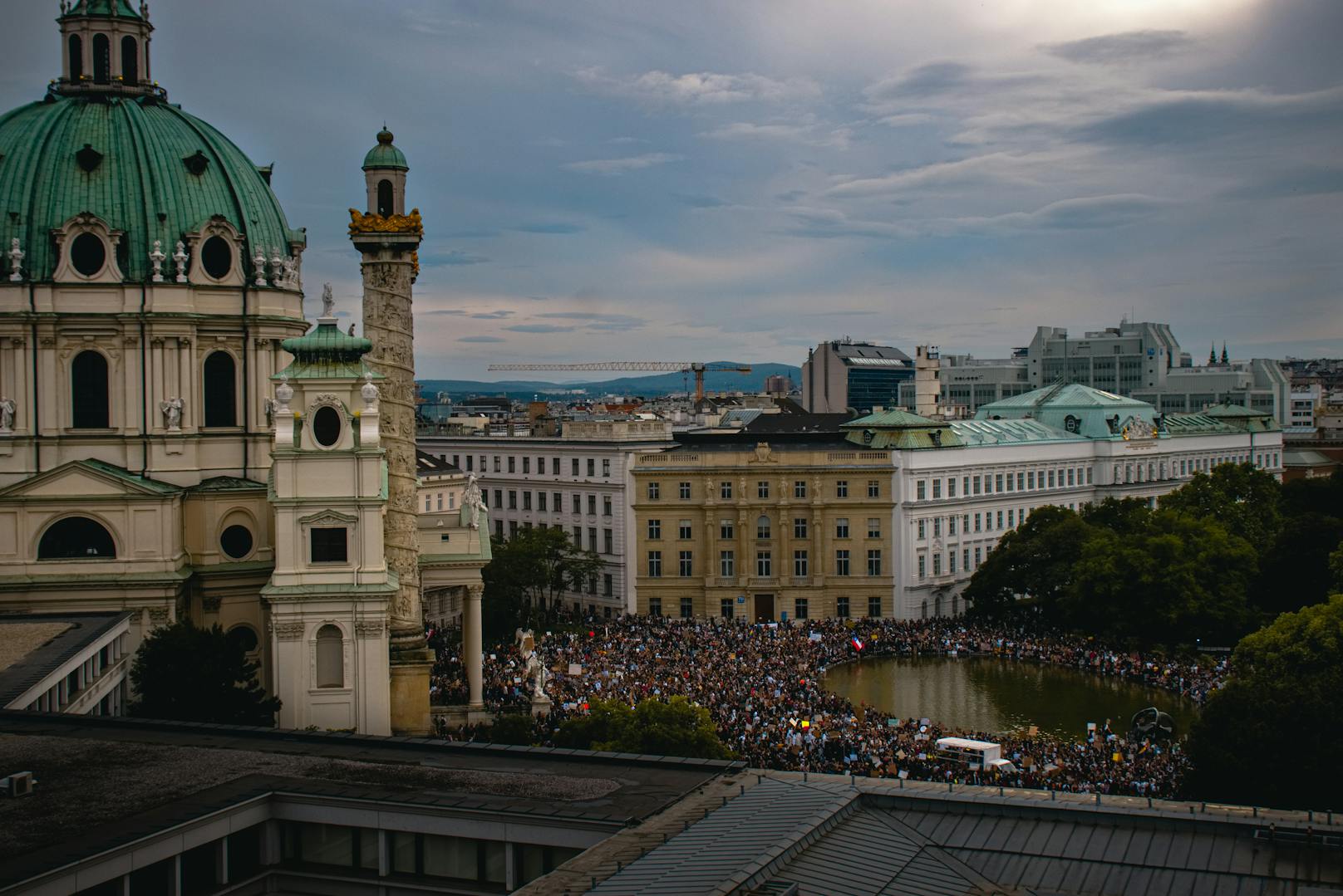 Die Abschlusskundgebung fand am Karlsplatz statt.