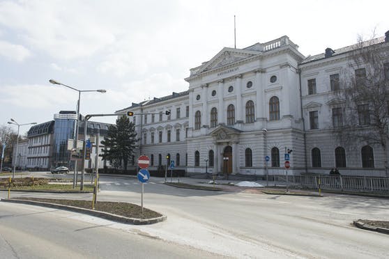 Die Staatsanwaltschaft Wr. Neustadt leitet das Ermittlungsverfahren.