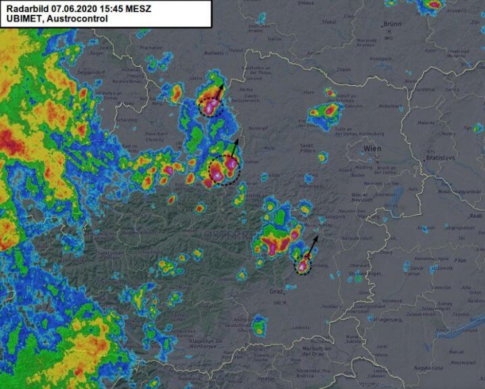 Erste Gewitterzellen formieren sich jetzt in Österreich