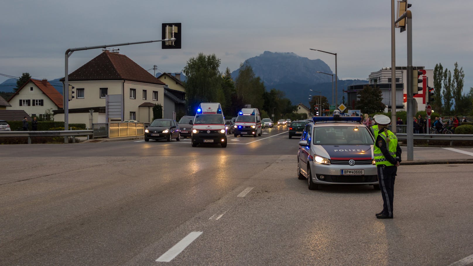 Für den Autofahrer kam jede Hilfe zu spät.