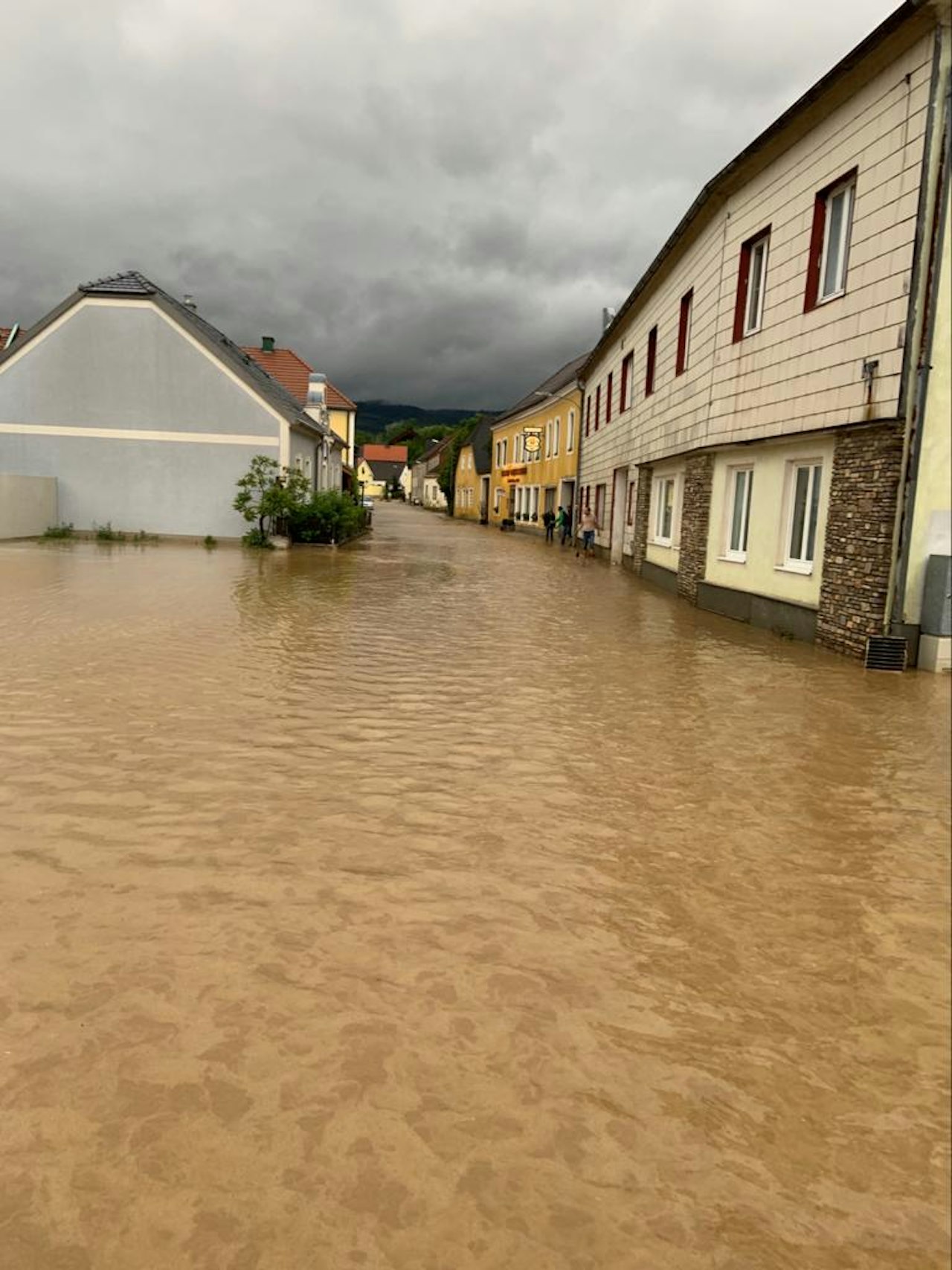 Unwetter! Sturzbach flutete Wimpassing an der Pielach