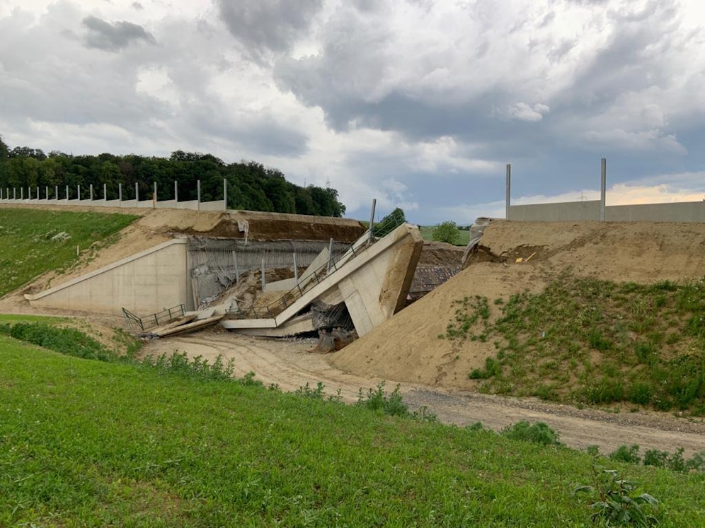 Trümmer, Schutt bei Petzenkirchen