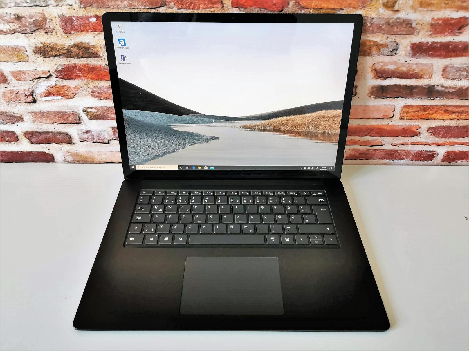 Die Preise des Surface Laptop 3 starten bei 1.149 Euro bei den 13,5-Zoll-Modellen und reichen bis 2.877 Euro ...