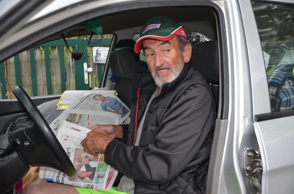 76-Jähriger lebt in Auto ohne Kennzeichen bei Tanke