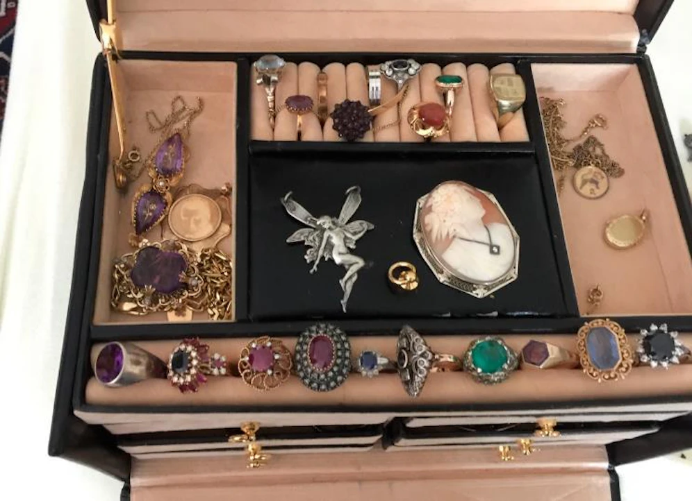 Wertvoller Schmuck ist weg.