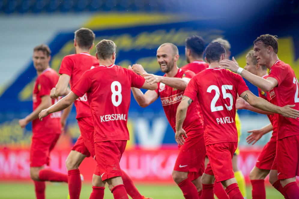 Die Admira gibt die Rote Laterne ab.
