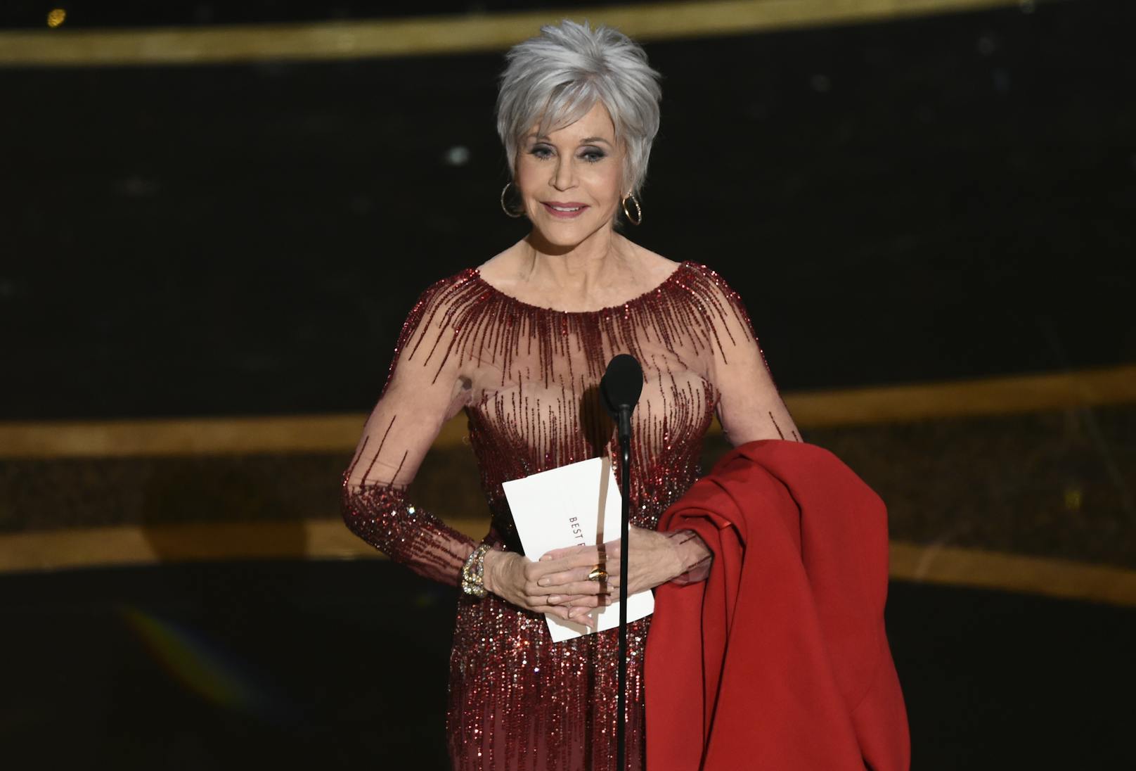 Jane Fonda überraschte bei der Oscar-Verleihung 2020 als Silberfüchsin.