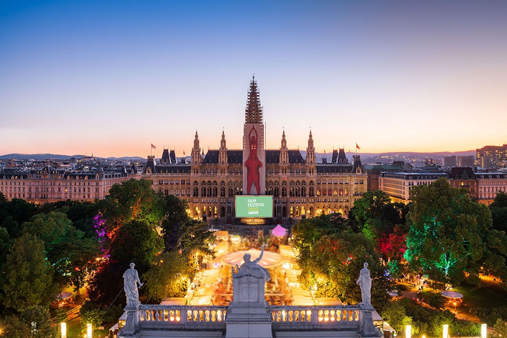 Das Film Festival am Rathausplatz hat heuer einen getrennten Kultur- und Kulinarik-Bereich.