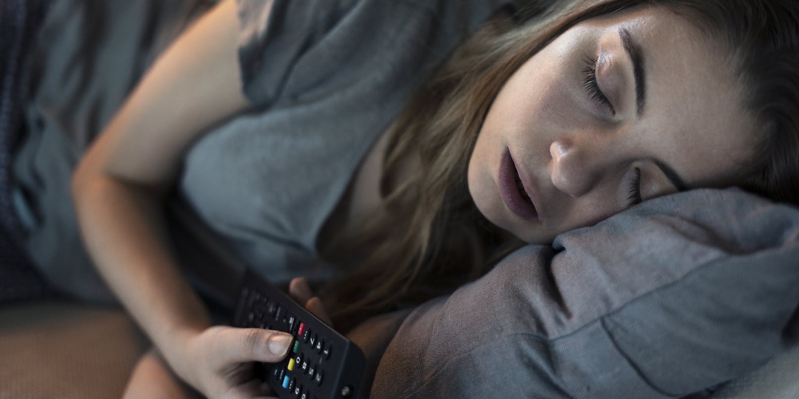 Künstliches Licht beim Schlafen erhöht das Risiko für Übergewicht und Fettleibigkeit bei Frauen.