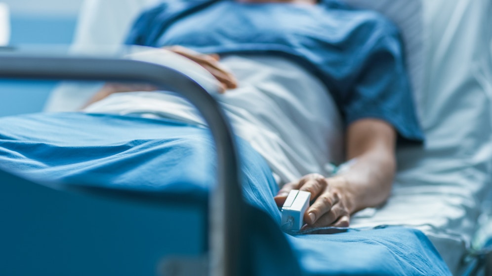 Viele der genesenen Corona-Patienten müssen innerhalb von drei Monaten wieder ins Krankenhaus. Einige überleben die zweite Hospitalisierung nicht. 