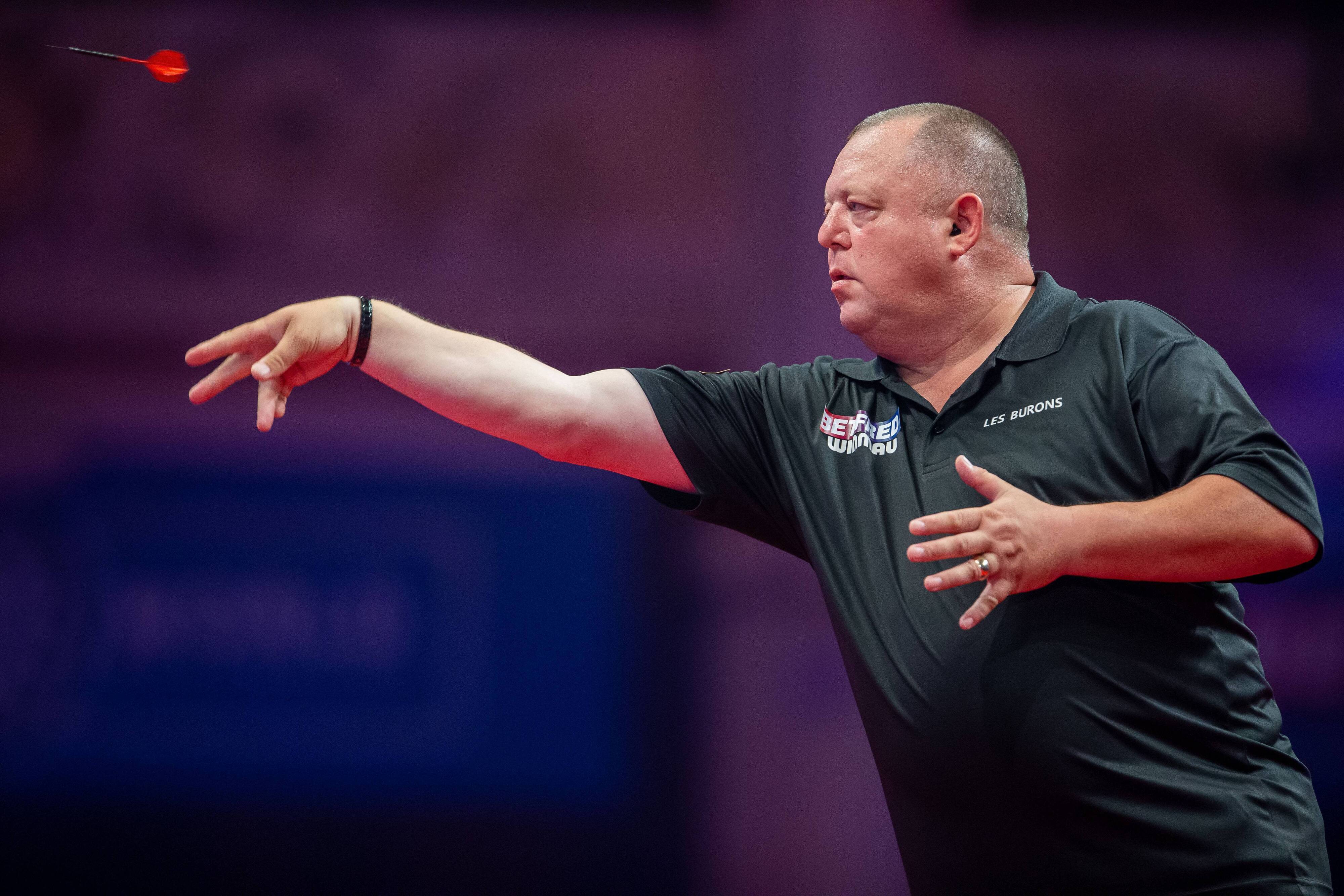 Mervyn King arbeitet in der Darts-Pause als Paketzusteller.