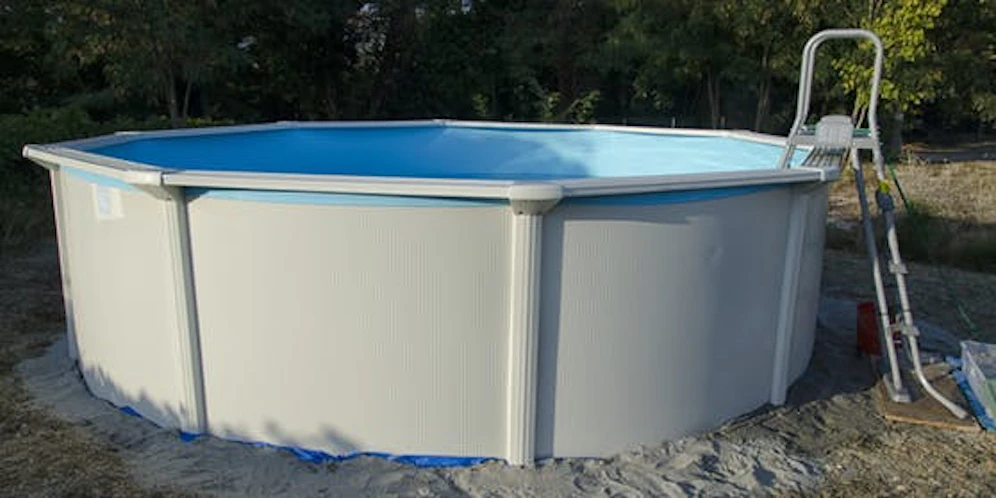 Das Kind wurde leblos im Pool treibend gefunden.