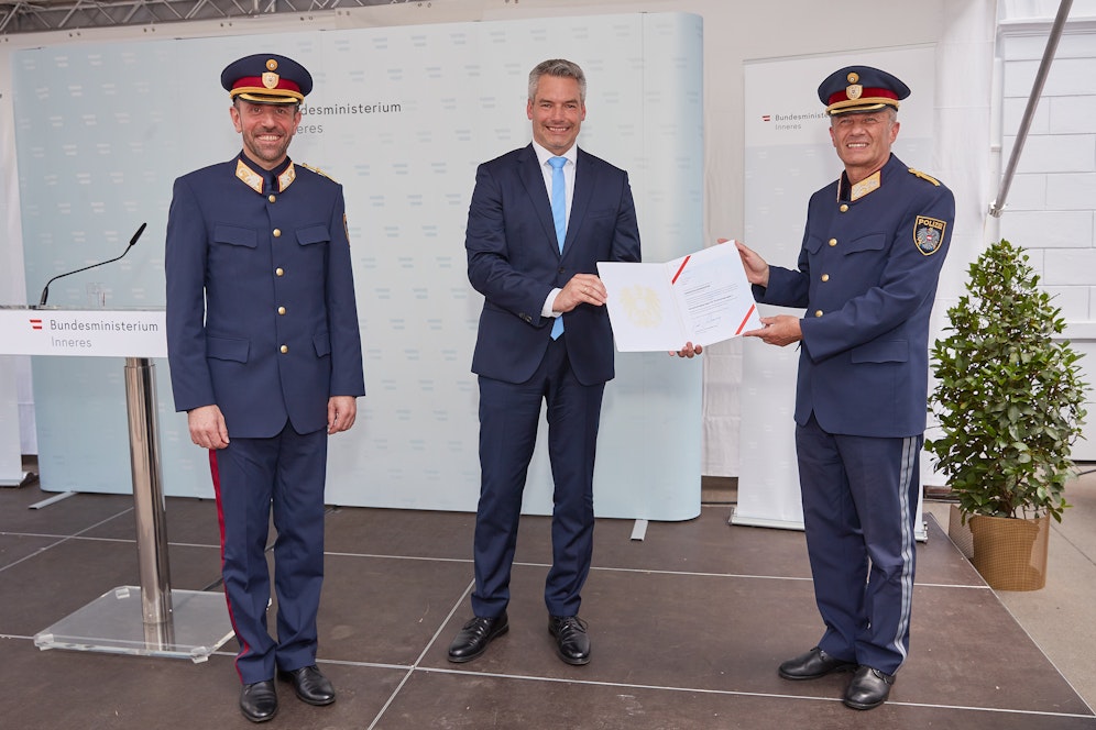 Generaldirektor Franz Ruf, Bundesminister Karl Nehammer und der neue Landespolizeidirektor Franz Popp (v.l.)