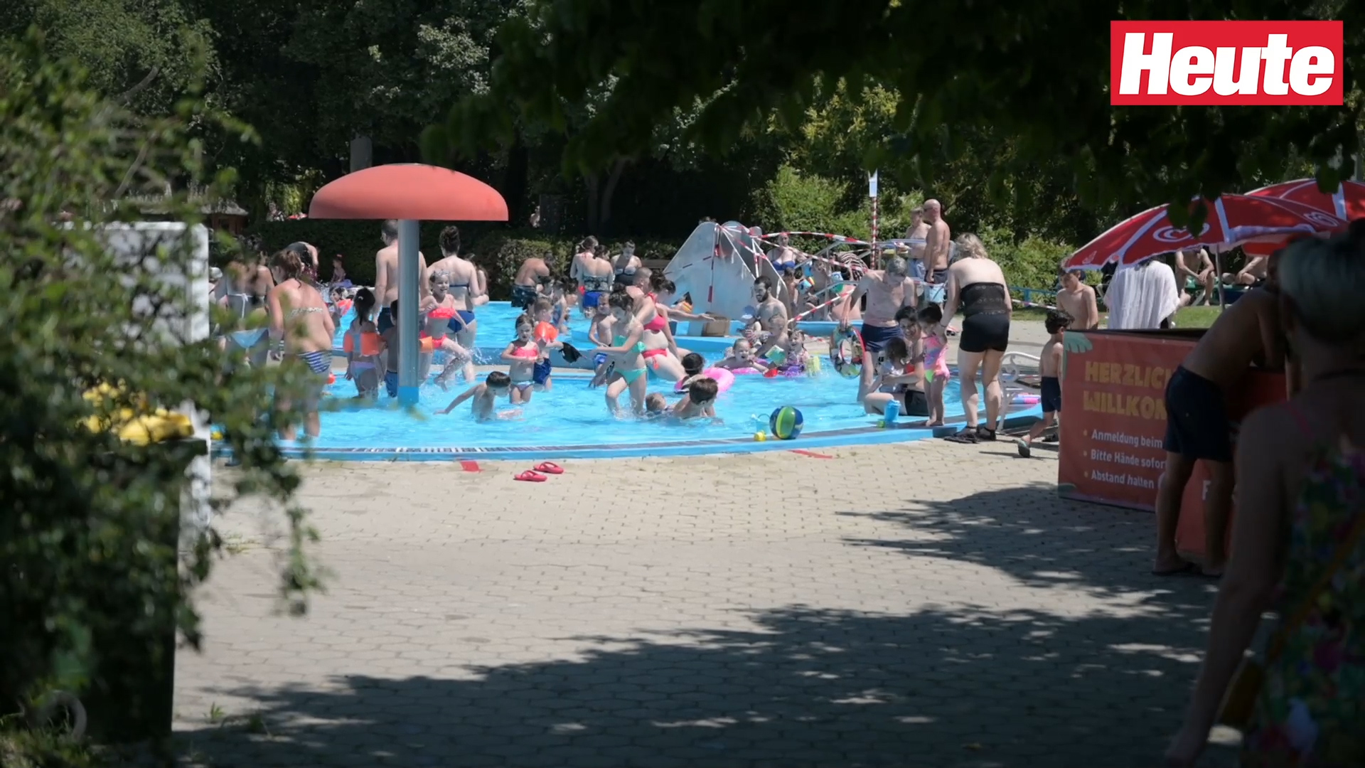 Bis zu 35 Grad im Schatten: Am Freitag suchten zahlreiche Wiener Abkühlung in den Bädern der Stadt.