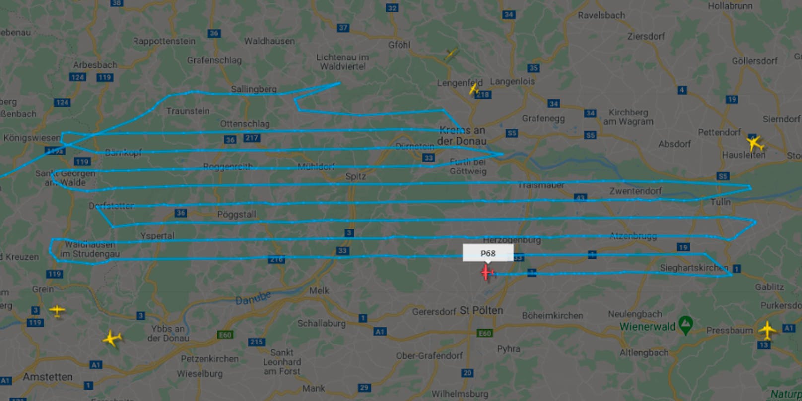 Am 10. Juli 2020 zog ein Flugzeug seltsame Schleifen über Niederösterreich
