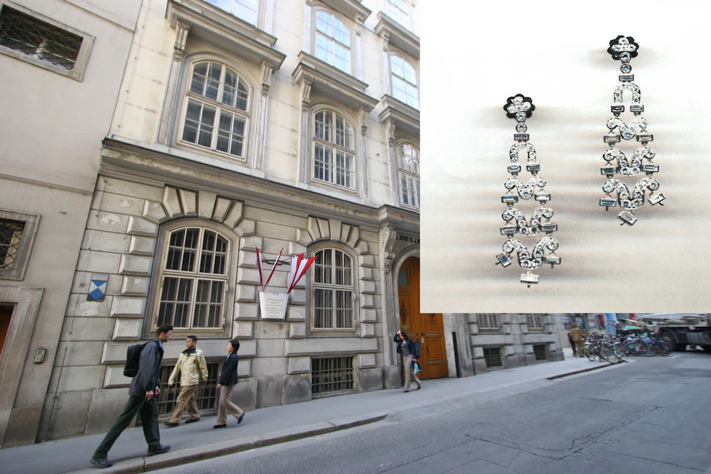 Der Schmuck wurde aus einem Auto gestohlen, der in der Johannesgasse geparkt war.