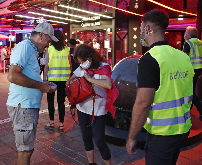 Ab 21 Uhr gilt in den beliebten Kärntner Tourismus-Orten die Maskenpflicht.